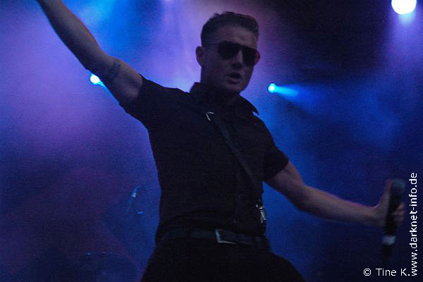 Nitzer-Ebb-004