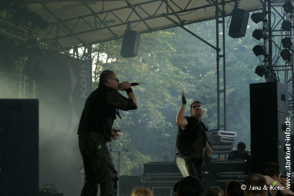 Front 242-00007