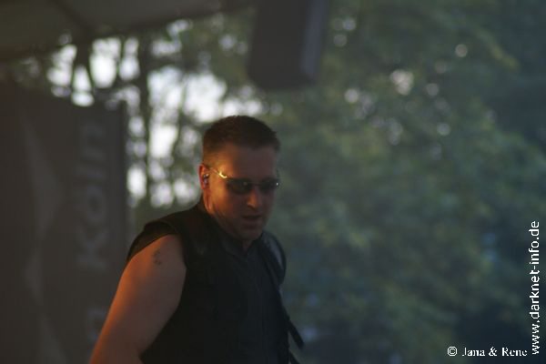 Front 242-00012